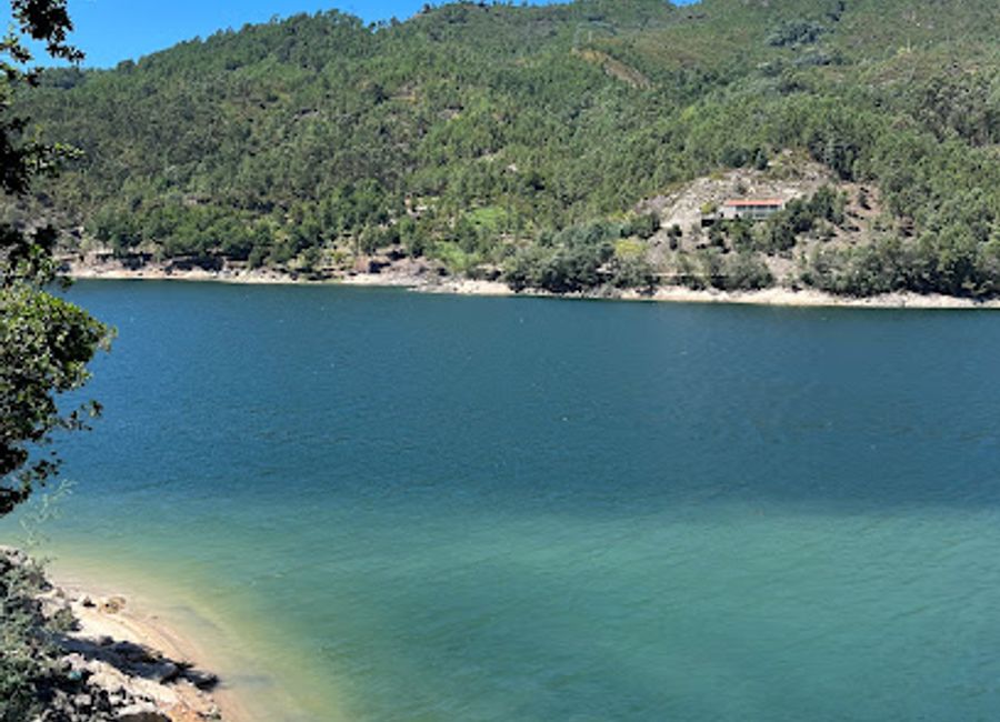 Experience thrilling outdoor sports at Stand Up Gerês, where adventure meets stunning natural beauty in the heart of Portugal.