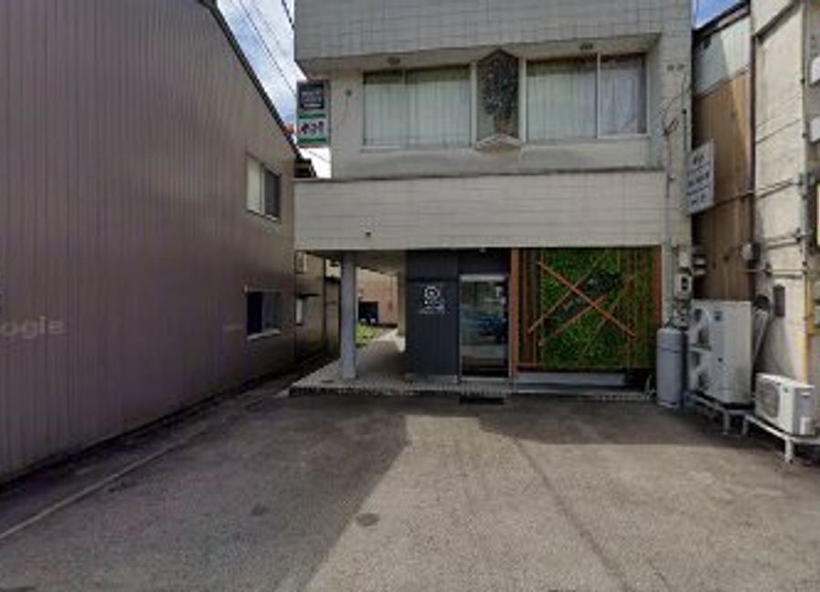 Experience the lively nightlife of Gujo at Karaoke & Bar Maria, where singing, drinks, and fun come together in a vibrant atmosphere.