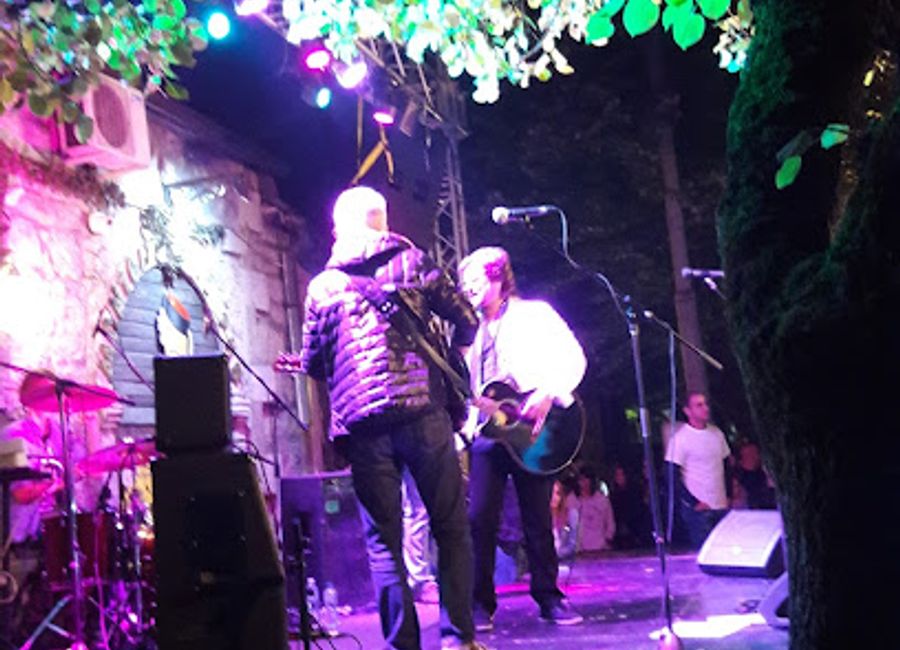 Discover the heartbeat of Nikšić's nightlife at Montenegro Pub, where great music and vibrant culture come alive in an unforgettable atmosphere.