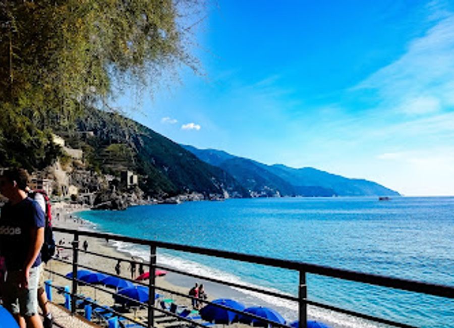 Discover the charming Beach Bar Stella Marina in Monterosso Al Mare, a perfect spot for relaxation and delightful seaside dining.