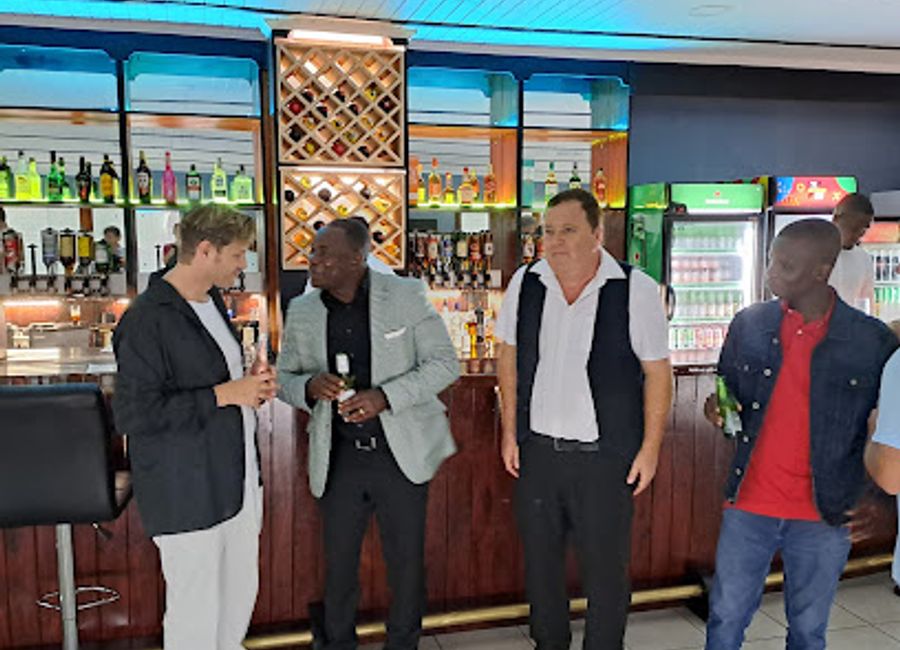 Discover Insomnia in Vilankulos, where vibrant nightlife meets exquisite cocktails and dancing in the heart of Mozambique.