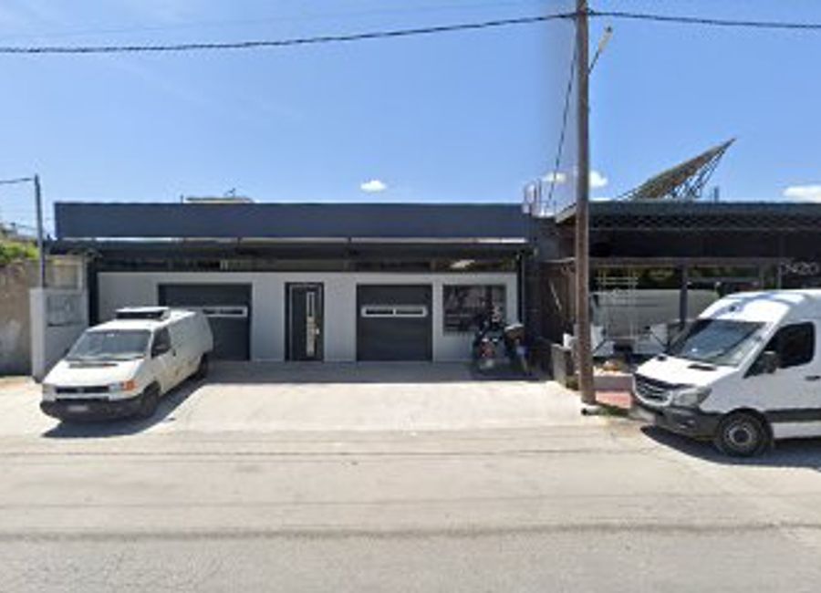 Discover the vibrant nightlife of Volos at Suita Fine Clubing, where music, dance, and great company come together for an unforgettable experience.