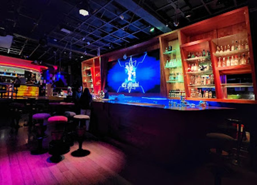 Experience the vibrant nightlife of Cusco at El Muki, a premier disco club where music and culture unite in an unforgettable evening.