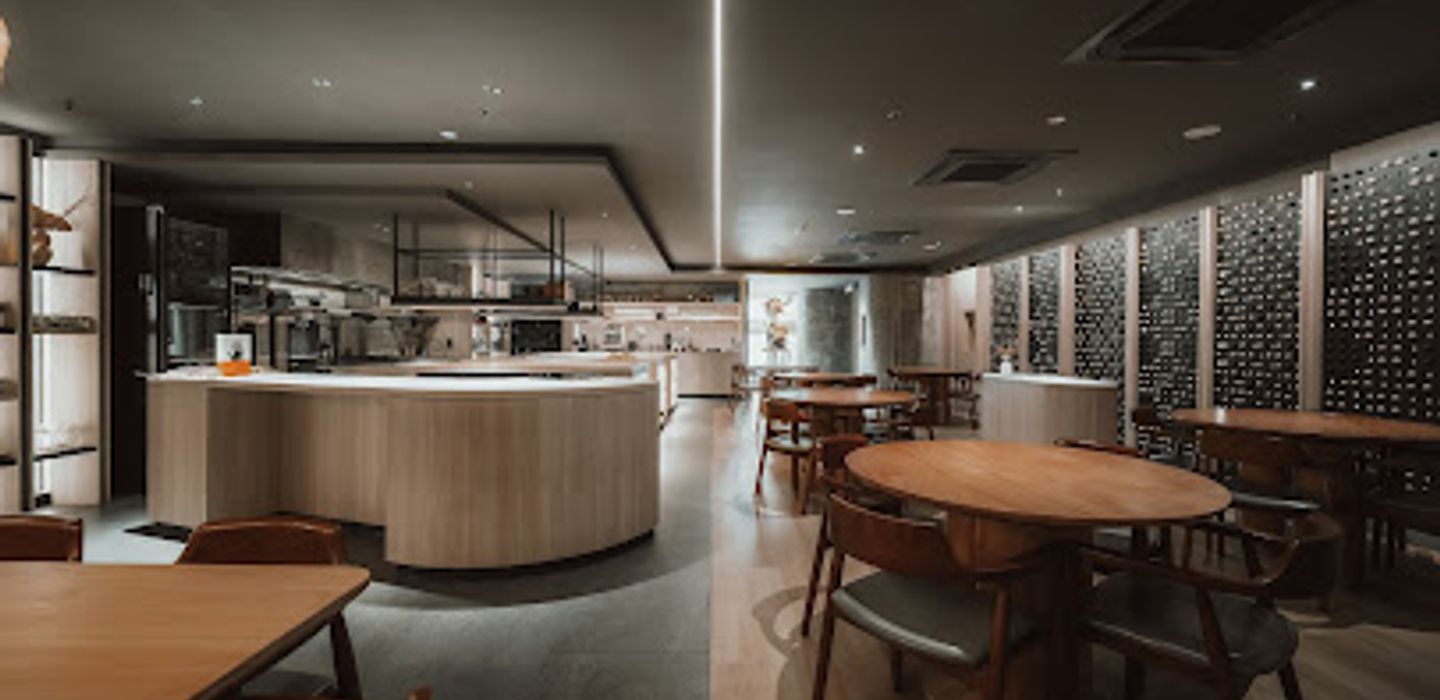 OITOM Restaurant