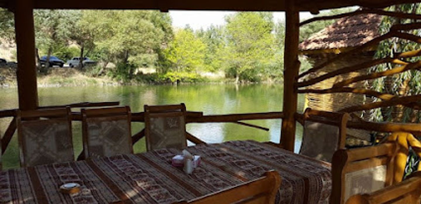Lchak Restaurant Complex