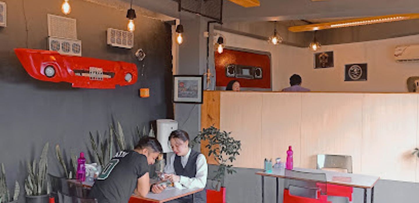 Resting Lee Cafe