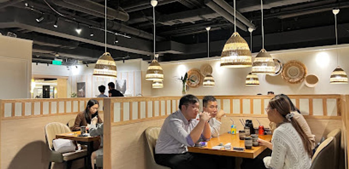 boring restaurant
