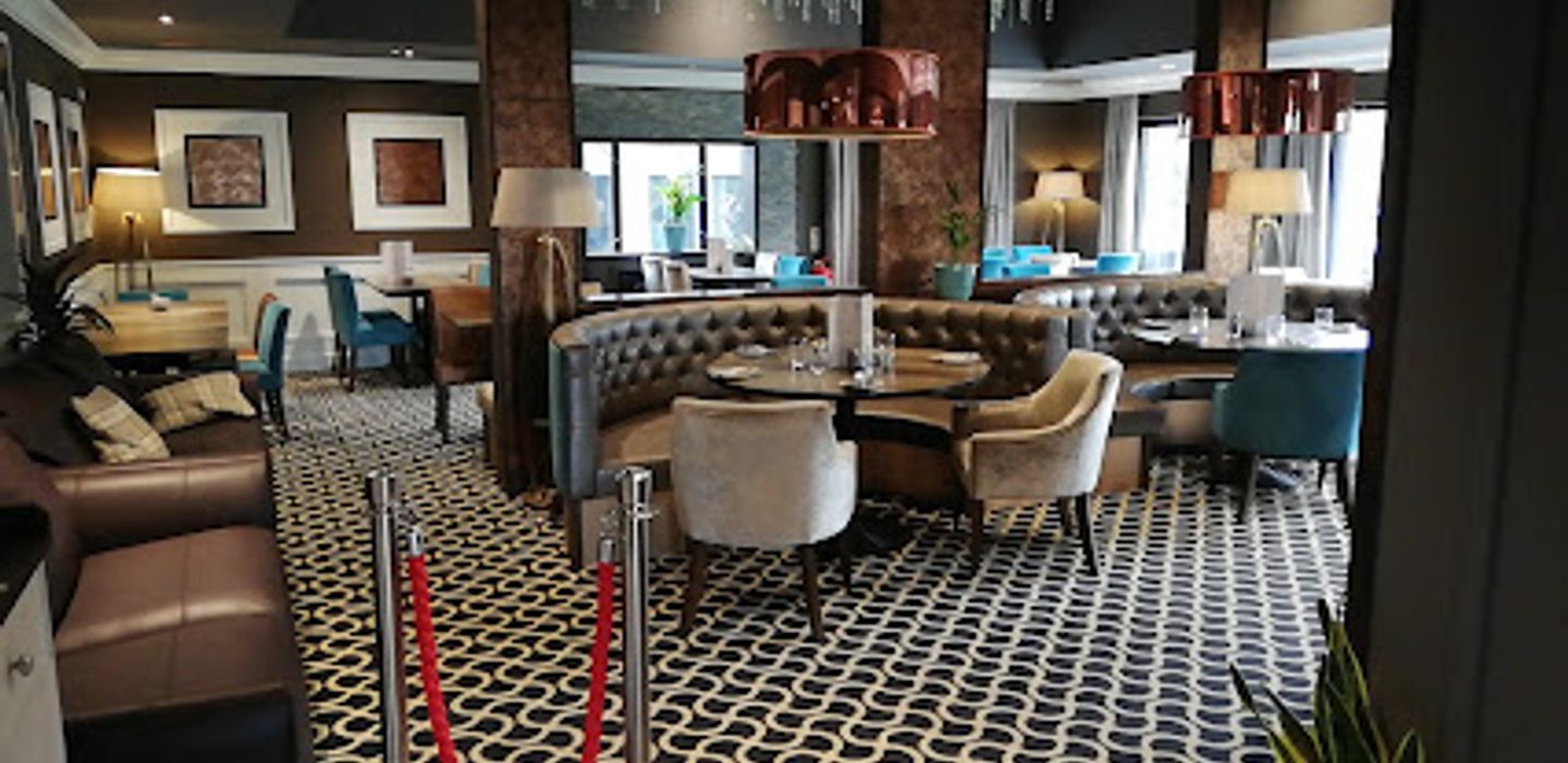 Les Ormes Bar & Restaurant