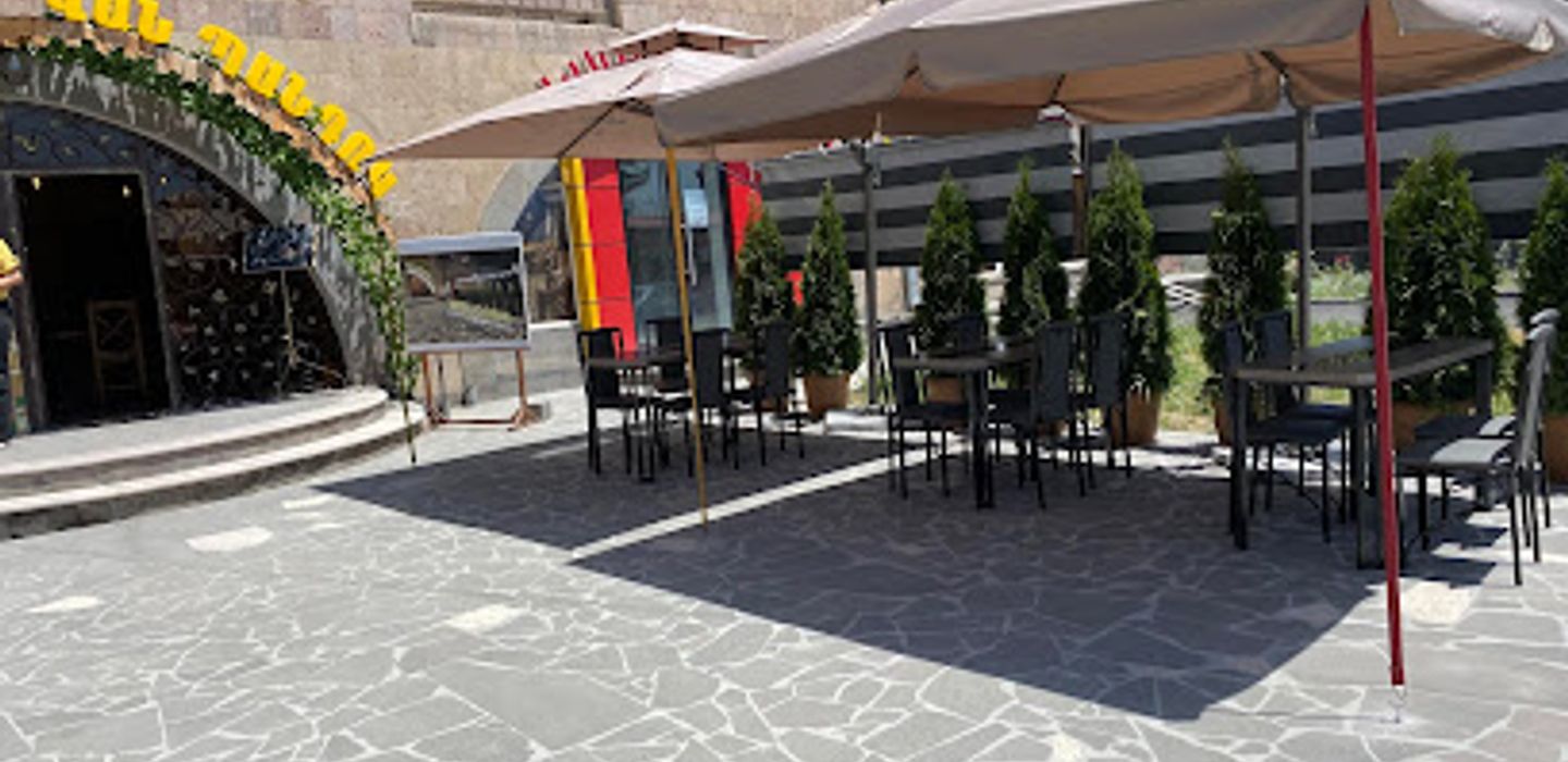 Van Tavern