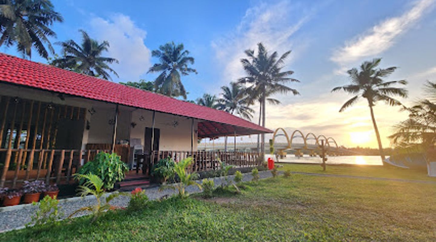 Backwater cafe