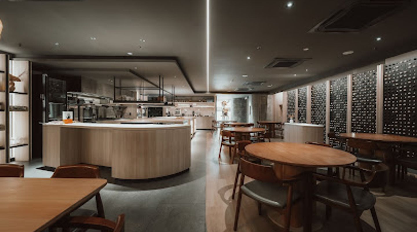OITOM Restaurant