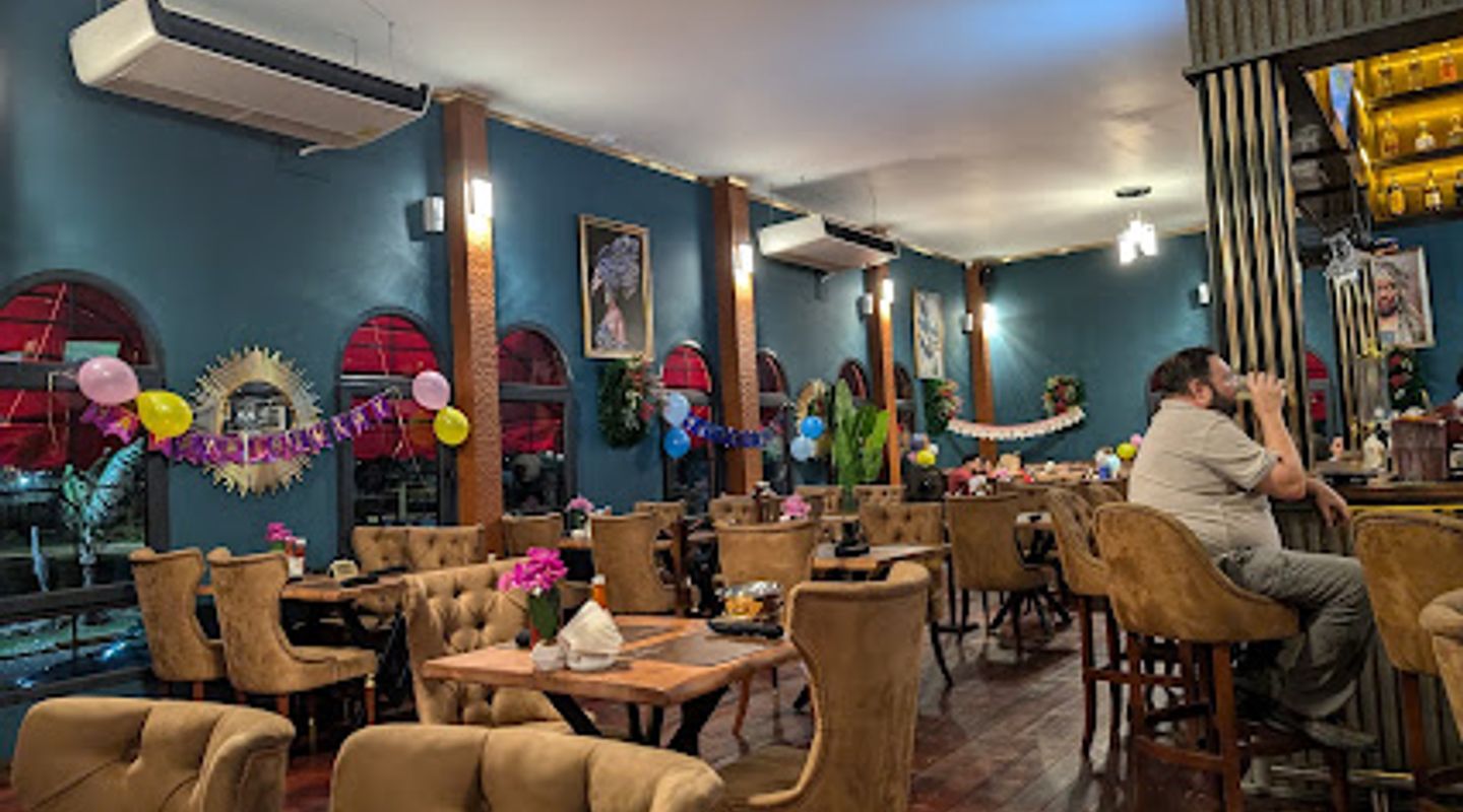 Midpoint Bar & Grill