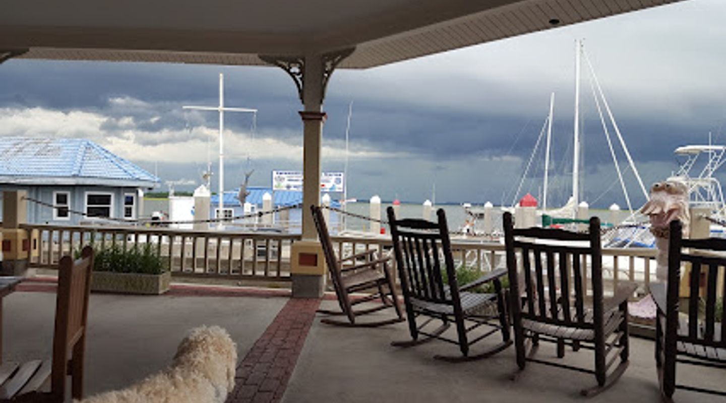 Brett's Waterway Cafe