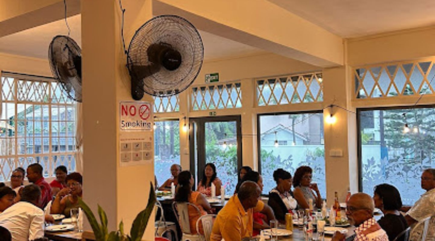 Hangout Grill, Bar & Restaurant