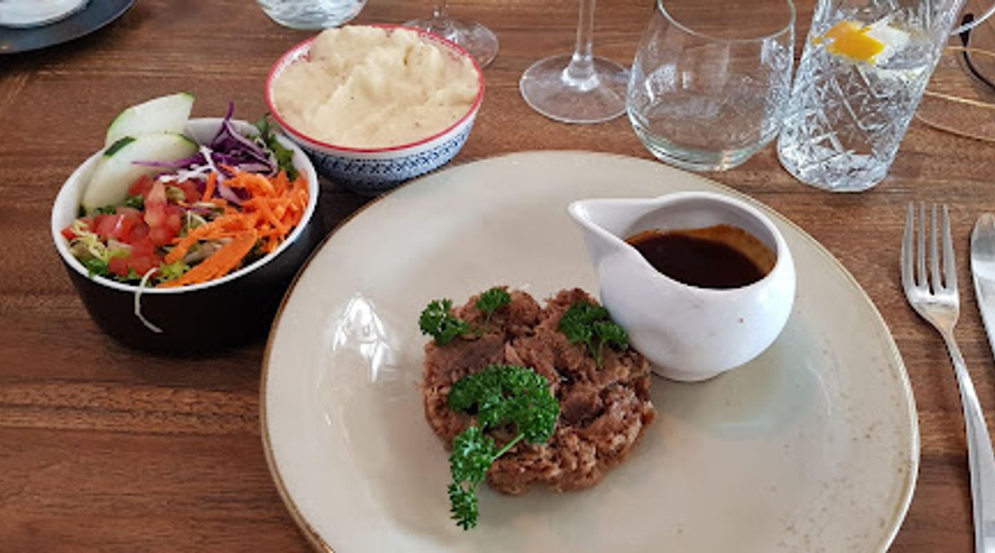 West Food & Bar