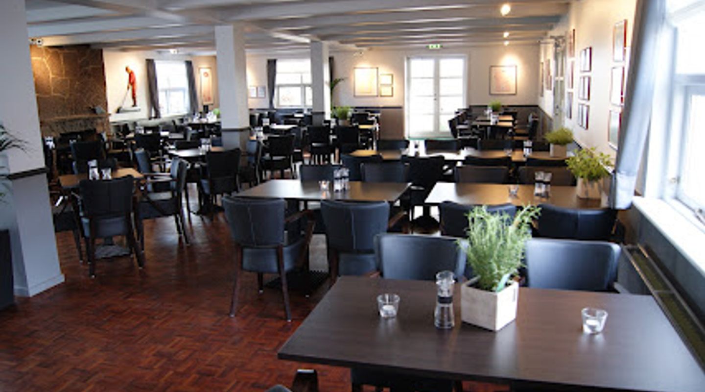 Lakeside Restaurant