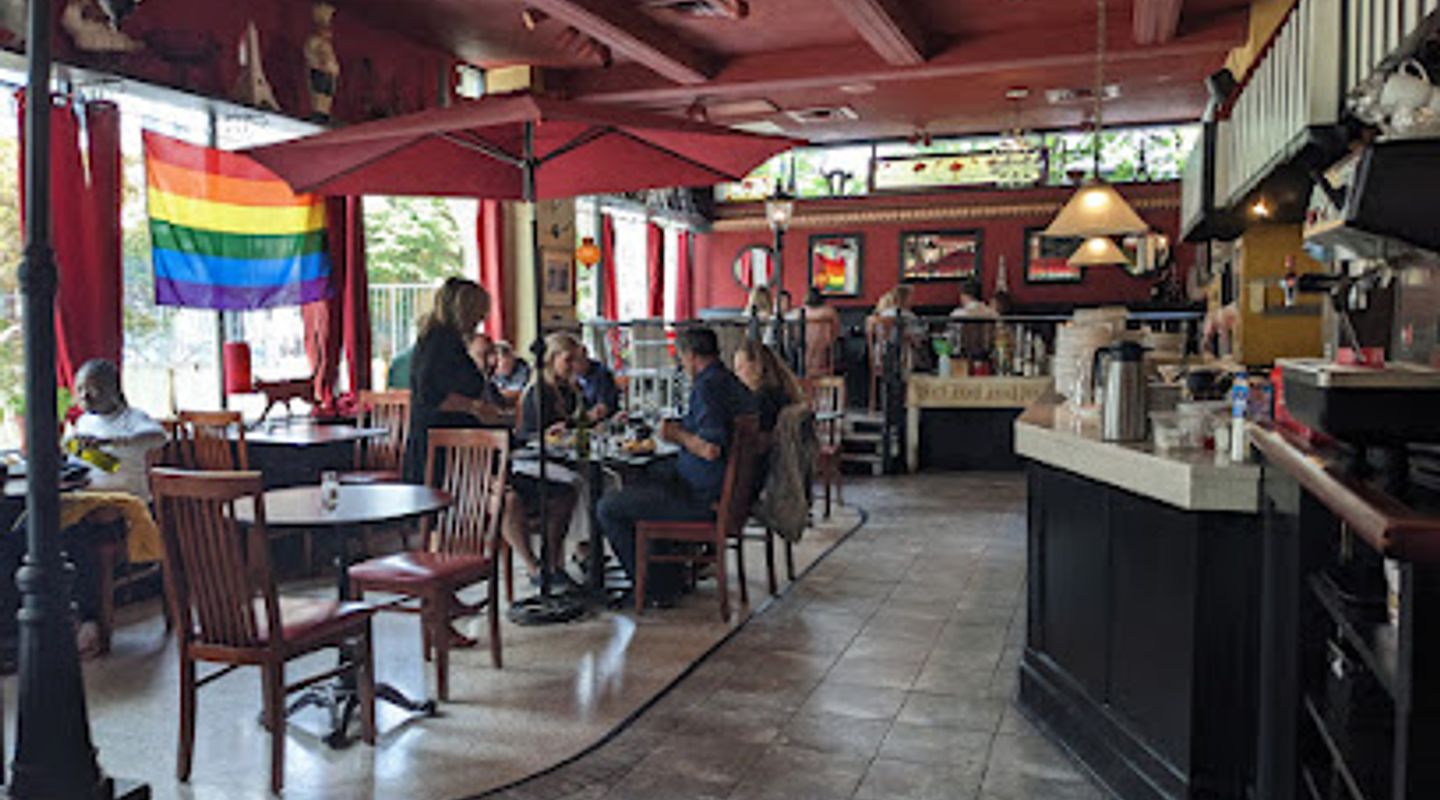 Le Bistro By Liz