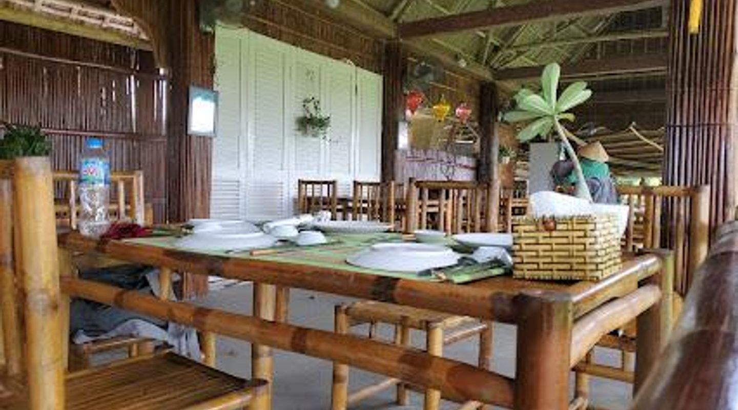 Tra Que Water Wheel Restaurant & Cooking classes