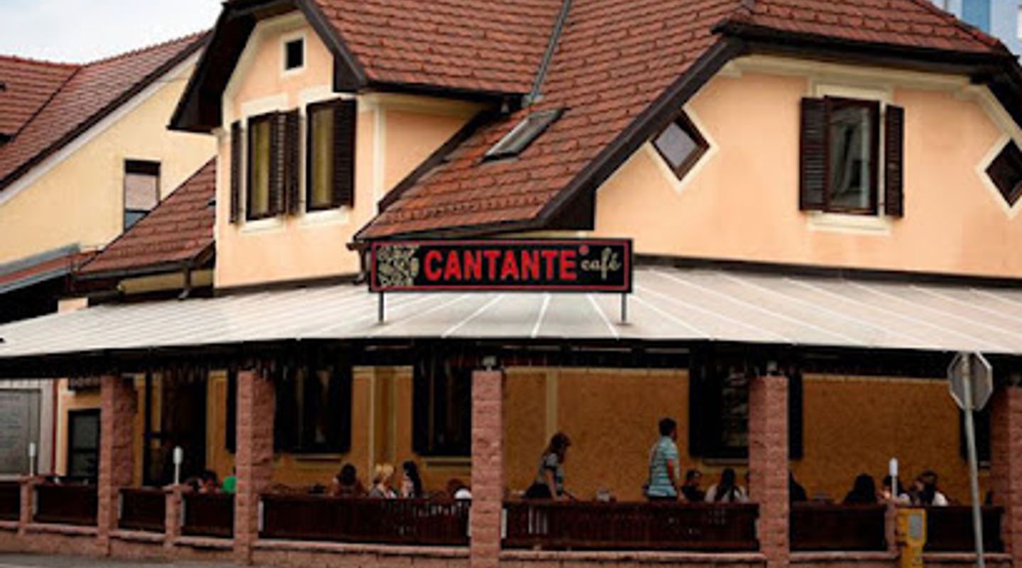 Cantante Café