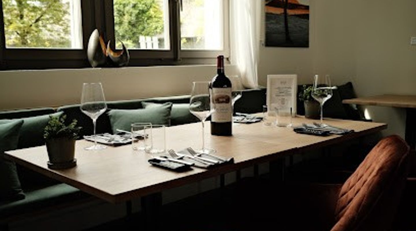 Kurioz Bar & Kitchen