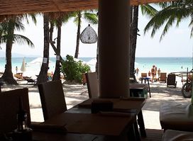 Aplaya the Beach Bar & Italian Food
