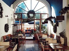 Crudo Fish Lounge