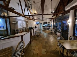 The Palms Restaurant & Bar