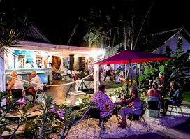 Cafe Bar Carizma Chattel Village