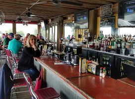 Salty Pelican Bar & Grill