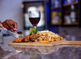 TITOZ Bar - Remera restaurant