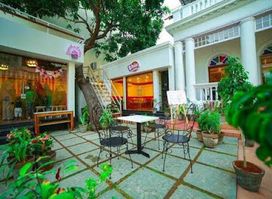 Bhatt’s Kitchen