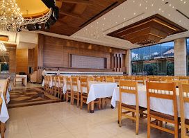 Manarat Al Khalij - Restaurant