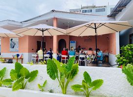 Kunaa cafe & bistro