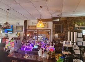 Dick's Riverside Bar & Grill