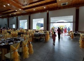 Nhà Hàng Cây Nhãn