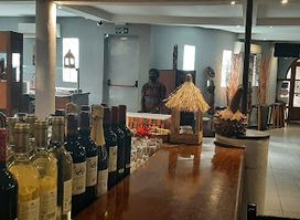 Le Grilladin Restaurant, Douala