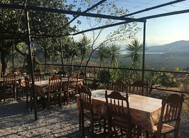 TAVERNA BASANOS