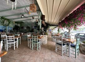 Country Kitchen Taverna Restaurant Grillhouse