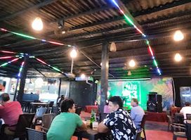 Patio 33