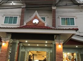 Hongkham Cafe & Restaurant