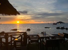 Seaside Bar & Restaurant