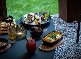 In The Mood - dinner in the park