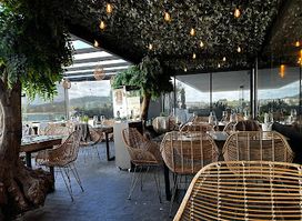 Cerqueira’s Lounge & Restaurant