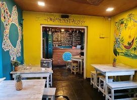 Cafe Secret Alley