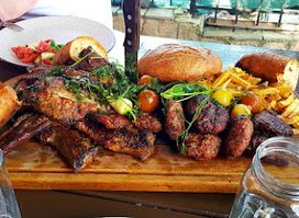 Hungry Horse Bar & Grill | Ресторант | Барбекю | Бургери | Музикални гост-изпълнители