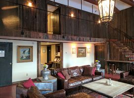 Highline Lodge