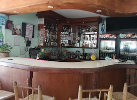 Benny's Tropical Dream Bar and Restaurant