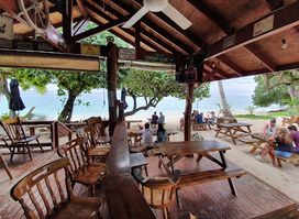 Shipwreck Hut Bar & Restaurant & Accomodation