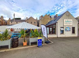 Julia's Cafe Bistro
