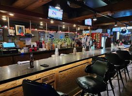 Damon's Sports Bar & Grill